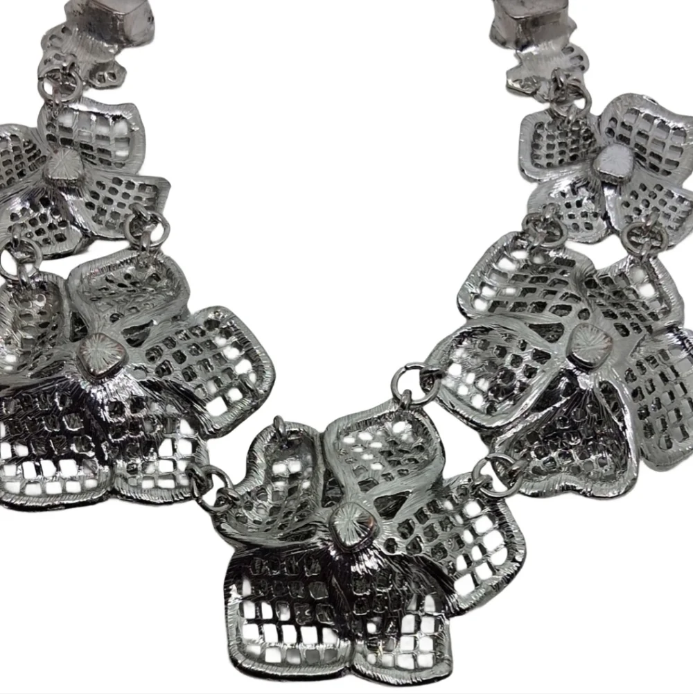 Stunning Silver Tone Rhinestone Floral Lattice Statement Necklace